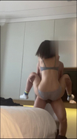 &ldquo;你穿的内衣真骚啊&rdquo;你的慢热女友下楼吃个煎饼都被别人操迷糊了