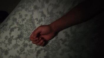 偷偷解锁儿子手机，想看儿子操他妈拍的那照片，第四十七帖