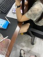 每天分享办公室偷拍，同爱好者可以分享在评论区一起交流分享2