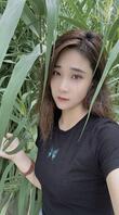 陪我野苞米地小骚妹1