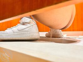 厕拍大屁股撅起来0