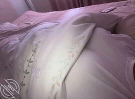 我已经躺床上做好陪大家玩堕落到底的准备啦，你要不要进来带我堕落啊