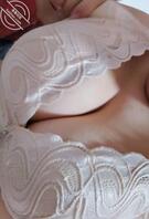 终于说通了媳妇,允许发她的自拍裸照了!快来评价她的奶子,让她自己看看!2