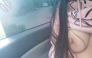 白天在车上发骚下面插着跳蛋发情2