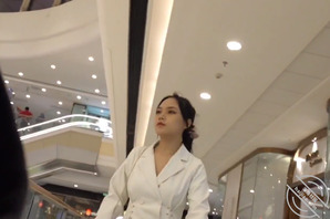 【免费福利3】商场跟踪一个美女，没想到发现了大惊喜，无内！！！1