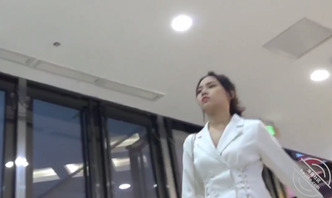 【免费福利3】商场跟踪一个美女，没想到发现了大惊喜，无内！！！