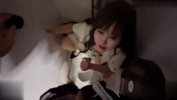 厕所强推了刚来公司的财务小姐姐