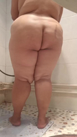 大肥妞浴室洗好等大粉表哥后入