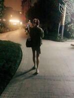 2 长腿表妹到家,发现黑丝表妹居然自带小玩具和蕾丝内裤?1