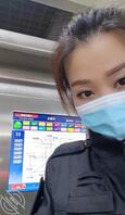在宾馆暴艹后入安检员老婆后，扣逼取水到她浑身颤抖0