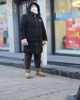 道外转了一圈就发现这一个老逼，满街都是2