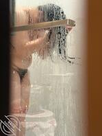 偷拍分享多毛大奶人妻出来开房洗澡照片.1