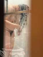 偷拍分享多毛大奶人妻出来开房洗澡照片.2