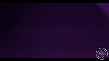 偷拍妈妈洗澡。妈妈洗完澡就拿起她的胸罩内裤开始打飞机