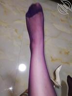 弟弟看到阿姨的丝袜腿，你想干啥呢？1