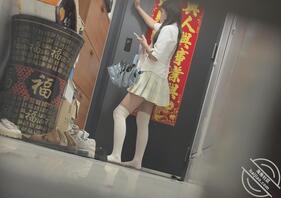 尾随JK小姐姐打胶,挺可爱的有视频2