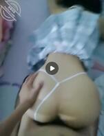 13.(原创)趁父母睡觉,凌晨溜进妹妹房间无套后入蜜桃臀妹妹2