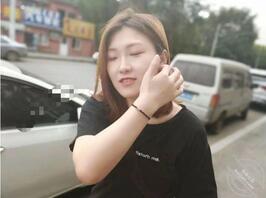 表嫂说出轨刺激,跟我偷情更刺激,说做我的母狗好享受2