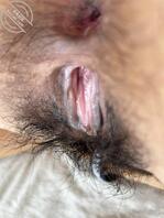 骚老婆的淫穴展示给大家看0