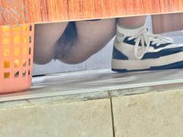 厕拍偷拍大学小处女，隐隐约约能看到白带，最后用我的女友屁眼凑时长