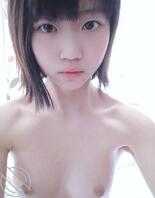 还在读高中的一个反差妹子0