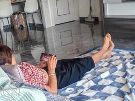 我的丈母娘 看见这脚丫硬的不行0