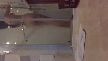 渣男表哥把表妹慢慢调教成骚母狗，各种啪啪干完B洞干屁眼（上）