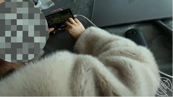 154. 趁姐姐打游戏强行插入,中途我妈突然回来,晚上溜到房间内射被打 0