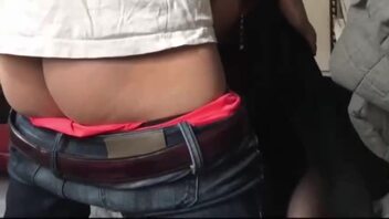 真实姐弟乱伦，姐弟俩日常操逼乱伦过年回家爸妈不在家就是开干