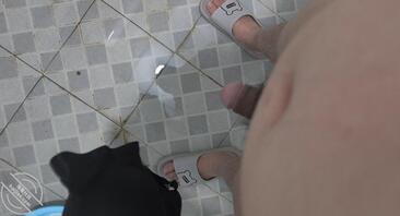 浴室打胶女同事内衣