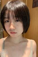 极品短发眼镜娘为主人泻火 人前人后两幅嘴脸对主人的肉棒是百依百顺！1