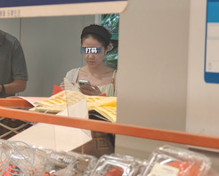 真空出门是故意还是忘穿？1
