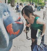 清纯可爱学姐，瘦小乖巧。真让人眼馋，羡慕她男朋友。1