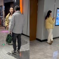 厕拍 穿着肚兜的辣妹2