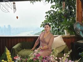 气质丰满的舅妈0