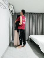 骚妈又被野男人骑了，野男人居然身材和我相似0