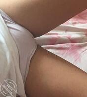 同学来我家聚餐，我妈就穿个内裤给他们做饭1