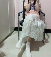 绿友分享自己还在上学的女友揉奶视频1