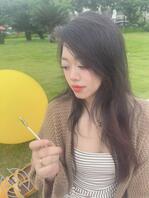 绵阳某体彩店少妇，低胸装看着过瘾2