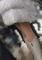 校园跟拍白长靴光腿神器女大2