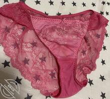 妈妈的骚内裤，中间有分泌物，有点干，味道好极了0