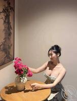 喜欢养花的美女0