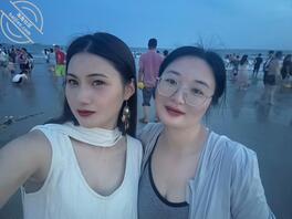 同学，有过两夜的同学，两个都上过，但可惜不是一起上，其中百裙子的内射过0