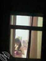 偷拍对楼小骚逼换衣服1