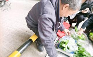 【露出系列】户外露出骚穴去市场买菜0