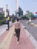 73 (原创) 我和妹妹再次坐公交回家,可惜公交车上人太多了!0