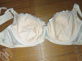 卖逼妈妈的高中胸罩,黑丝!喜欢的都关注一下吧!这粉丝量我都不想更了!0