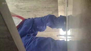 厕所厕拍，偷拍大屁股骚逼