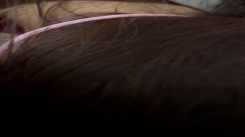 多天不洗得鸡吧让骚母狗吃的津津有味把嘴当逼操，大家用最下流的字眼来羞辱她