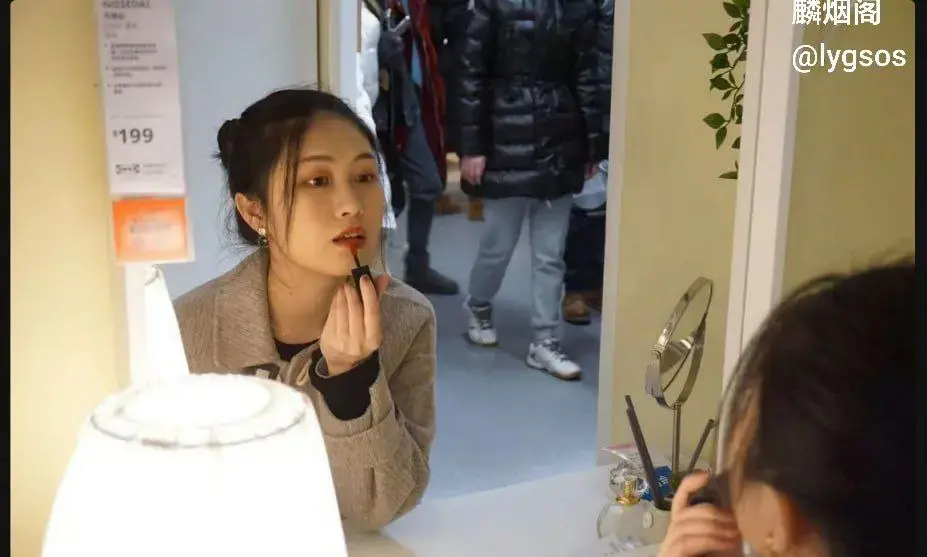 浙商银行已婚少妇人妻母狗周雪瑶被金主爸爸包养调教屁股都打红了性爱打炮视频曝